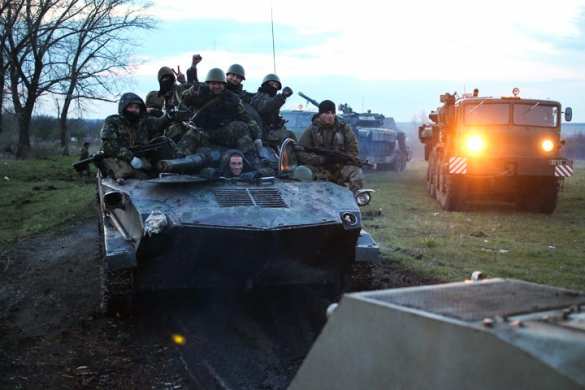 Сводка: интенсивные бои в районе Докучаевска и Станицы-Луганской, в Лисичанск переброшено подкрепление ВСУ с бронетехникой | Русская весна
