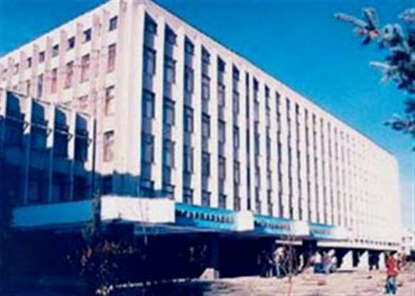 «Правый сектор» считает себя «правым», напав на ректорат Ужгородского университета (фото) | Русская весна