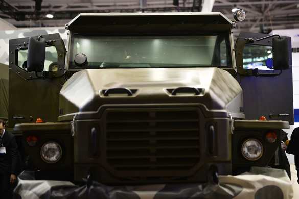 Бронированный «Урал-ВВ» выдерживает взрыв шести килограммов тротила (ВИДЕО) | Русская весна