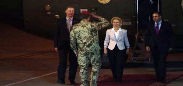 Министр обороны Германии посетила тренировочный лагерь курдского ополчения Пешмерга (ВИДЕО) | Русская весна