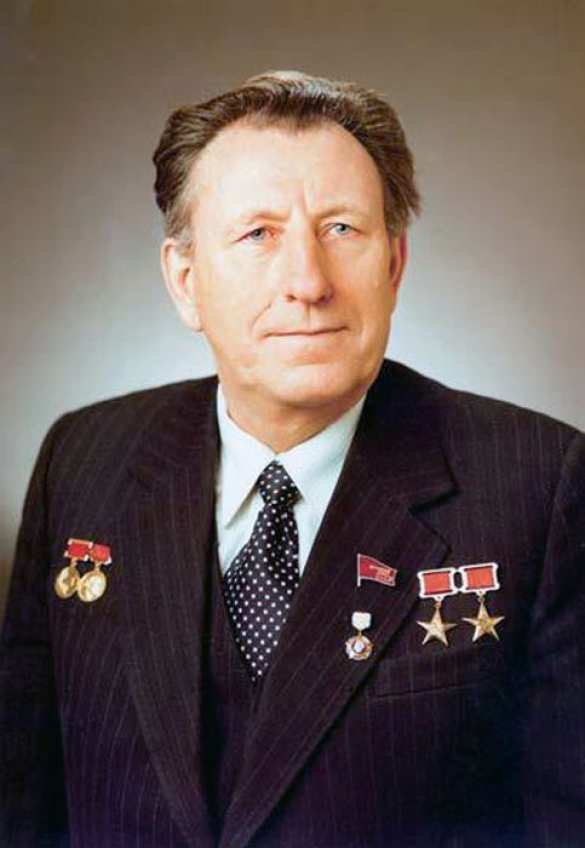 Через тернии к звёздам: вспоминая В. Ф. Уткина | Русская весна