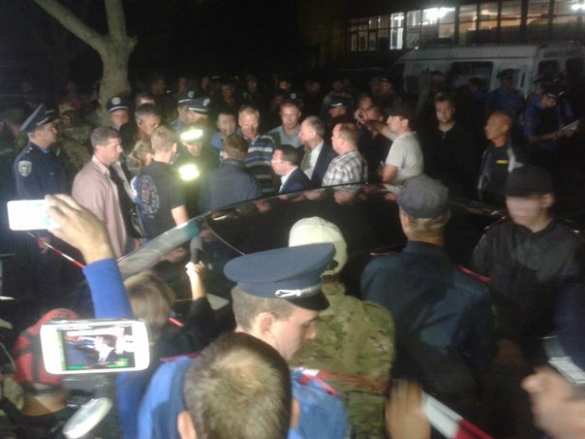 500 боевиков Корбана, завезенных из Одессы, подняли по тревоге весь личный состав черниговской милиции (ФОТО) | Русская весна