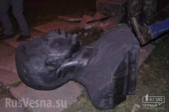 Three more monuments destroyed in Ukraine - "Vandal night" in Krivoy Rog (MAP & PHOTOS) | Русская весна