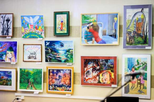 «Война и мир глазами детей Донбасса»: удивительная выставка открылась в Симферополе (ФОТО) | Русская весна