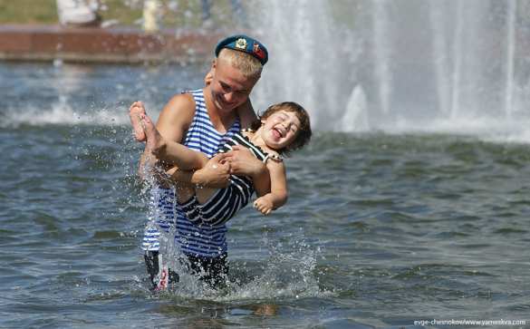 На день ВДВ Москву накроет тропическая жара | Русская весна