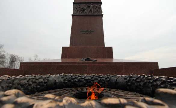 Украинский мир: В Одессе на Вечном огне пьяная компания пожарила шашлык | Русская весна