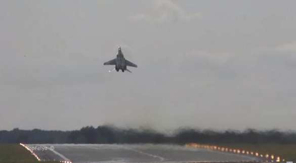 Невероятный взлет МиГ-29 шокировал западные СМИ (ВИДЕО) | Русская весна