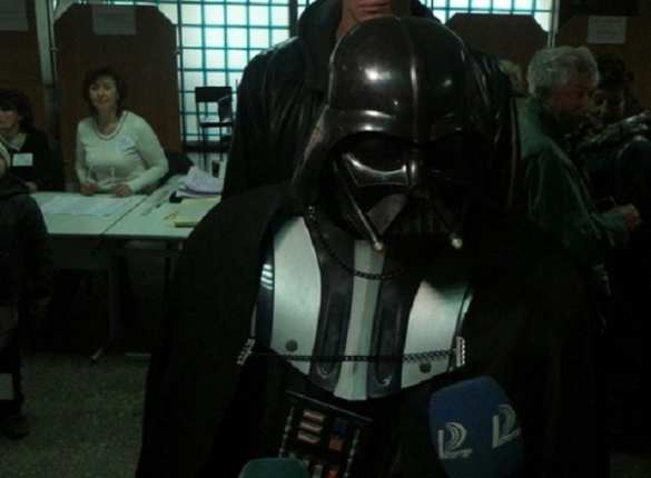 Полиция в Одессе схлестнулась с людьми Дарта Вейдера: опубликованы фото | Русская весна