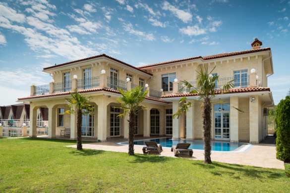 У украинских олигархов могут отнять поместья в Крыму: эксперты рассказали о санкциях против Киева  | Русская весна