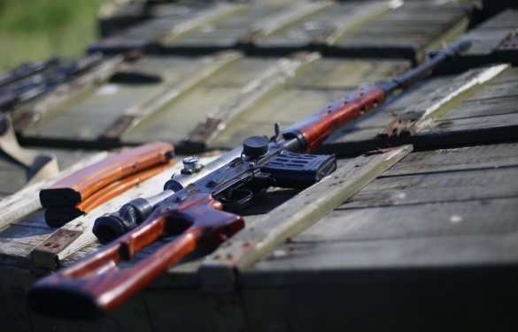 ФСБ пресекла деятельность «черных оружейников», поставлявших в РФ оружие из ЕС и с Украины ФСБ пресекла деятельность «черных оружейников», поставлявших в РФ оружие с Украины и из ЕС | Русская весна