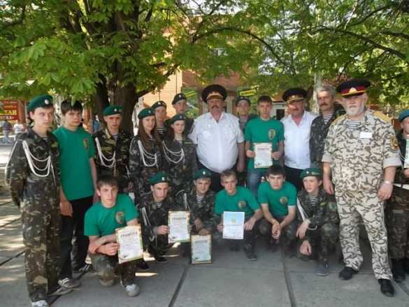 Пятилетнмй юбилей военно-патриотического клуба «Витязь» отметили в Амвросиевке (фото лента) | Русская весна