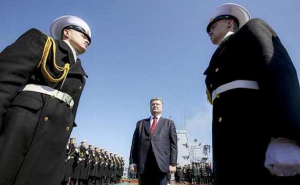 ВМС Украины намотали на гусеницы | Русская весна