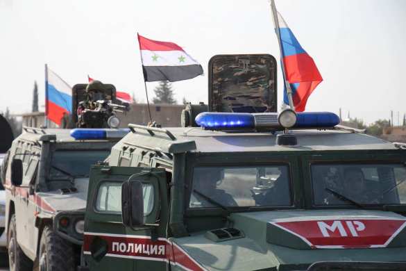 Военные РФ взяли под контроль покинутый американцами аэродром в Сирии | Русская весна