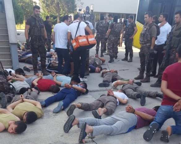 В Турции задержана большая группа солдат-путчистов, пытающихся сбежать через границу (ФОТОФАКТ) | Русская весна