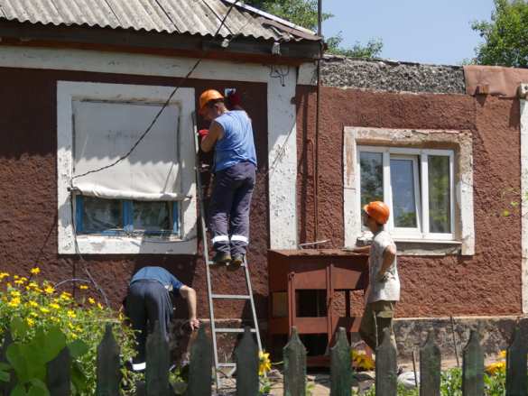 Завершаются работы по восстановлению энергоснабжения пос. Крутая Балка (ФОТО) | Русская весна