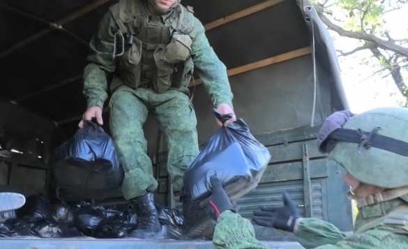 Армия ДНР прибыла в прифронтовые посёлки с особой миссией (ВИДЕО) | Русская весна