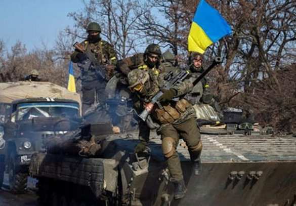 И. Стрелков: ВСУ не отводят тяжелое вооружение, а продолжают сосредоточение крупных войсковых группировок под Артемовском, Мариуполем и Станицей Луганской | Русская весна