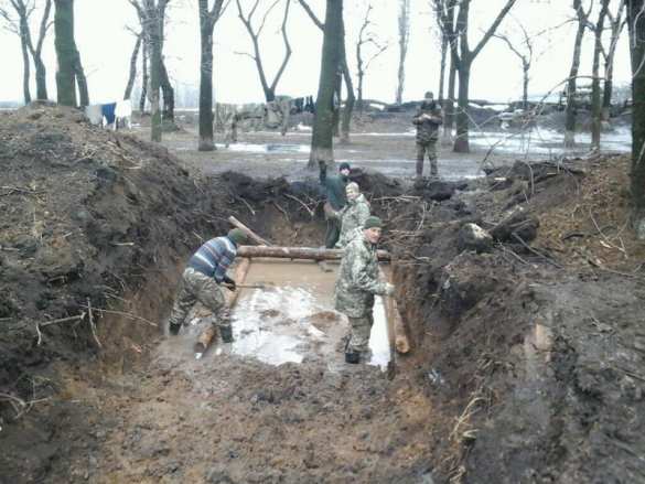 «Живем в грязи. Как орки», — украинский военный в шоке от условий на полигоне Черкасское (ФОТО) | Русская весна