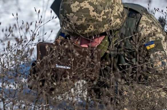 Пограничники ФСБ задержали украинского нацгвардейца-дезертира | Русская весна