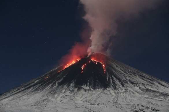 Мощное извержение Безымянного: под угрозой населённые пункты и авиалинии (ВИДЕО) | Русская весна