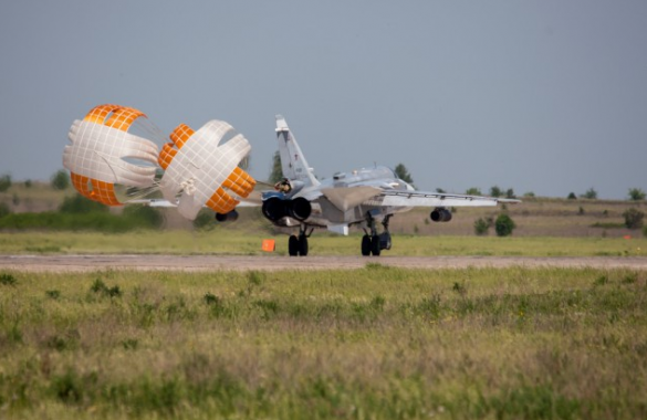 Минуты до боевого старта: как самолеты РФ в Сирии готовят к вылету | Русская весна