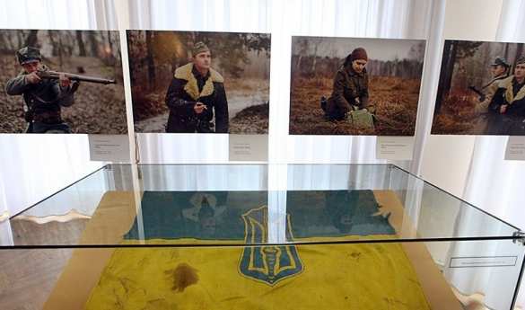 Автор фотовыставки о «героях АТО» рассказала как ее обидел Порошенко | Русская весна