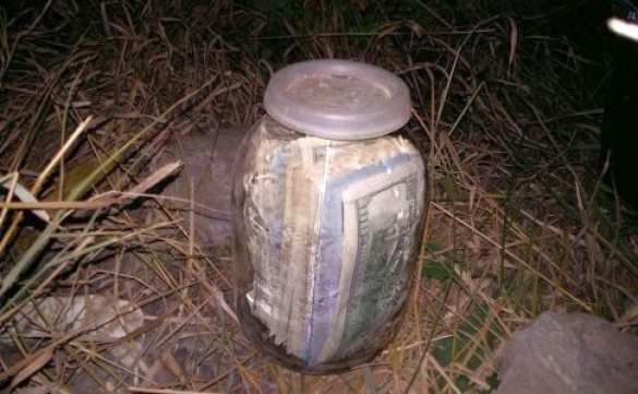 Правосудие по-украински: в Киеве судью поймали с банкой долларов (ФОТО) | Русская весна