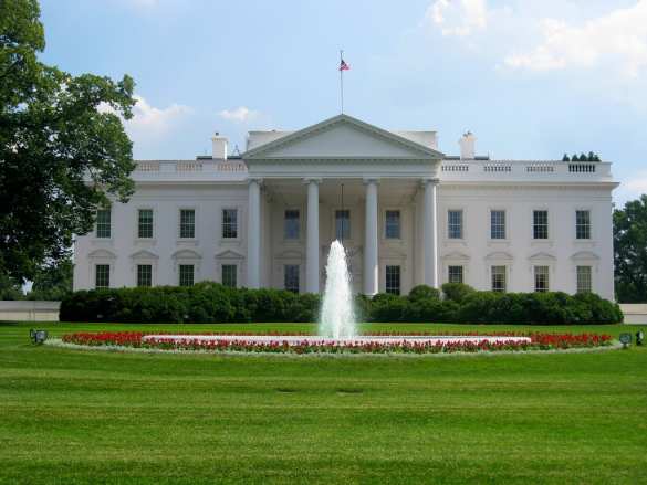 Трамп помигал светом в Белом доме в ответ на просьбу телеведущего (ВИДЕО) | Русская весна