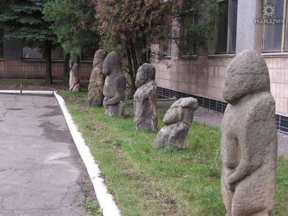 Подмосковные ученые взяли шефство над коллекцией древних скульптур Донецкого краеведческого музея, разрушенного во время артобстрелов (ВИДЕО, ФОТО) | Русская весна