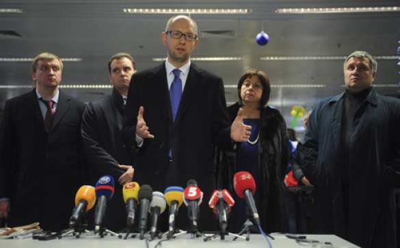 Яценюк вернулся из Брюсселя без денег, Украина передана во внешнее управление | Русская весна