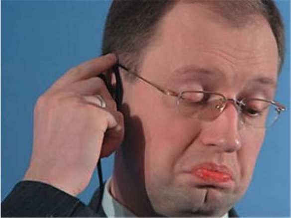 В Германии премьер-министру Украины Яценюку показали последнюю «желтую карточку» | Русская весна