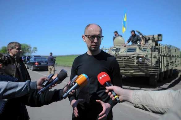 Яценюк: комбриги в зоне «АТО» получают зарплату по 24 000 грн. в месяц, рядовые — по 8000 грн. (видео) | Русская весна
