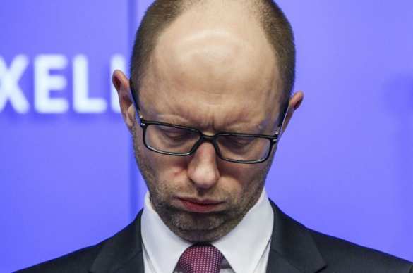 В Сети появились странные упражнения Яценюка на фитболе (ВИДЕО) | Русская весна