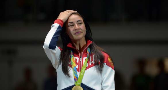 У российской фехтовальщицы перед матчем с украинками в Рио украли кошелек | Русская весна