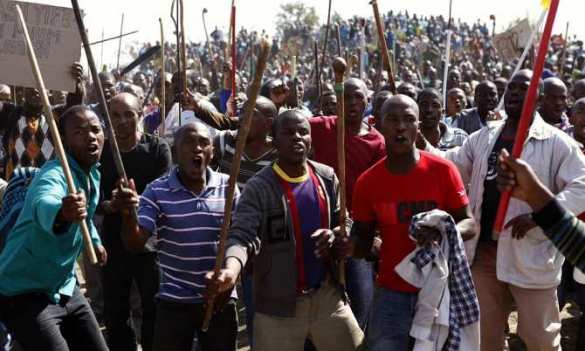 Черный расизм поставил ЮАР на грань гражданской войны | Русская весна