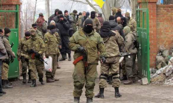 СРОЧНО: Боевики-нацисты со стрельбой прорвались через кордон на Донбасс (ВИДЕО) | Русская весна