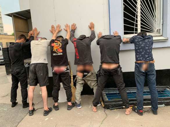 Выпили 40 бутылок пива: Допрос подонков, убивших спортсмена, защитившего беременную (ВИДЕО) | Русская весна