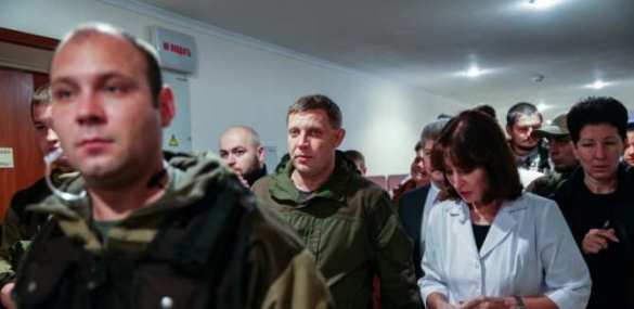 Глава ДНР Захарченко: «ранение в ногу, работал снайпер» | Русская весна