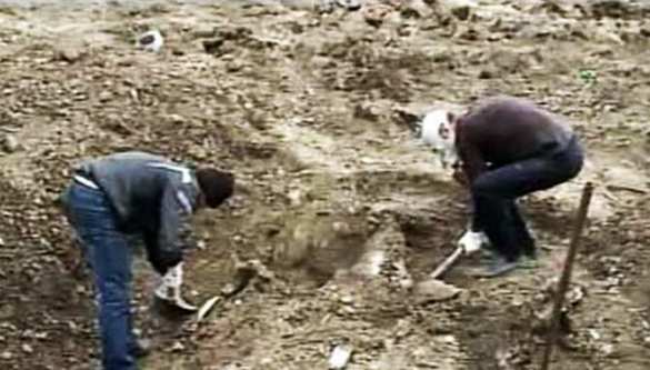 Член группы ОБСЕ рассказал об украинских военных преступлениях: местах массовых захоронений пленных ополченцев и истерзанных мирных жителей (фото) | Русская весна