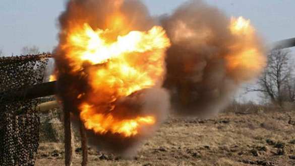 В результате обстрела Горловки «Градами» и САУ разрушены дома, один человек убит | Русская весна