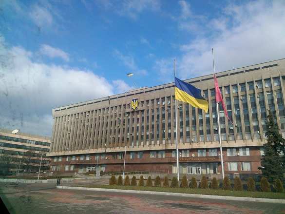 Знамение: над Запорожской администрацией падают украинские флаги (ФОТО, ВИДЕО) | Русская весна