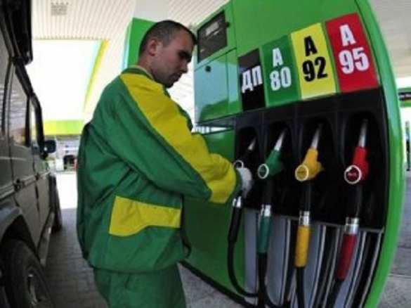 В России предложили установить потолок цен на АЗС | Русская весна