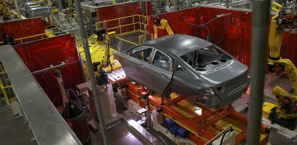 Европейский завод крупного автоконцерна готов остановить работу из-за эпидемии коронавируса | Русская весна