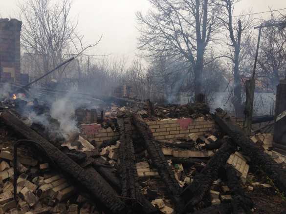 На юге ДНР обстрелом ВСУ уничтожен жилой дом | Русская весна