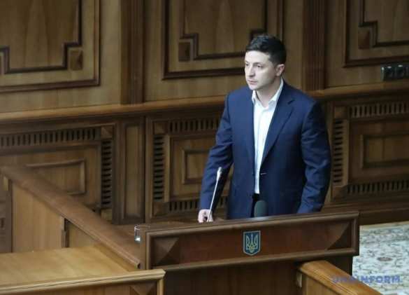 «Впервые в истории Украины»: Зеленский выступил с речью в Конституционном суде (ВИДЕО) | Русская весна