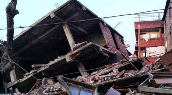 Мощное землетрясение в Индии: 9 погибших, более 200 постарадавших (ФОТО, ВИДЕО) | Русская весна