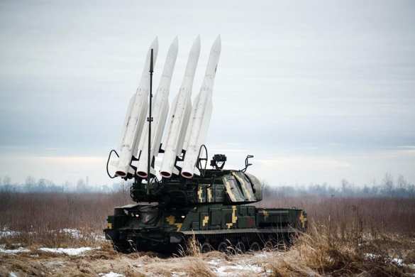 ВСУ разместили зенитный ракетный комплекс во дворе жилого дома | Русская весна