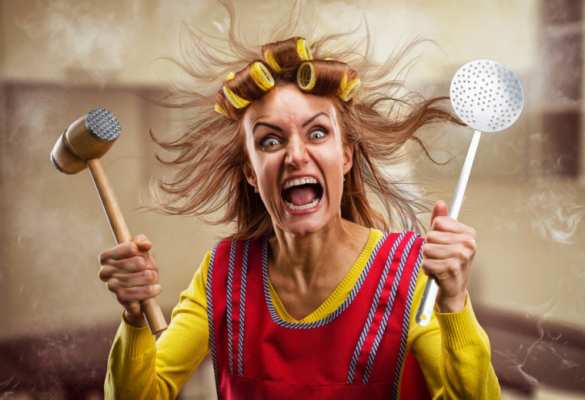 Их место — на кухне: неонацисты сорвали женский митинг в Ужгороде (ФОТО, ВИДЕО) | Русская весна