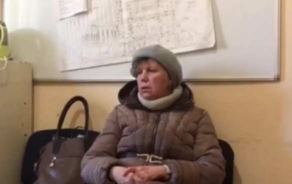В оккупированной Марьинке пенсионерка задержана за правду о зверствах ВСУ (ВИДЕО) | Русская весна