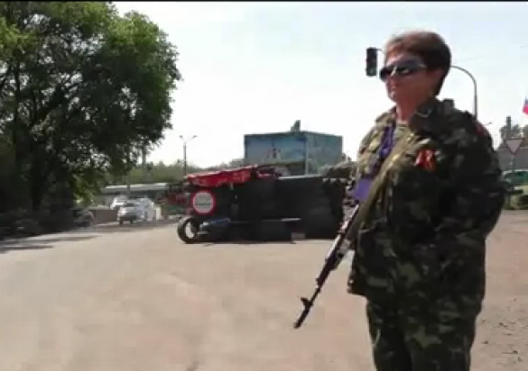 Украинские женщины встают на защиту своих городов (видео) Украинские женщины встают на защиту своих городов (видео) | Русская весна